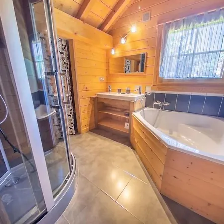 Cafourotte, Au Calme, בקתה